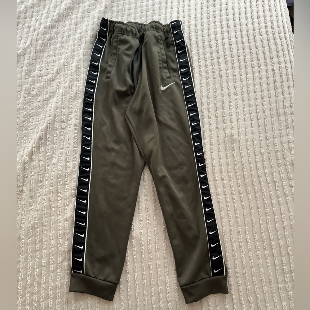 NIKE Swoosh Logo Stripe Tapered Joggers Sweatpants Women’s Size L